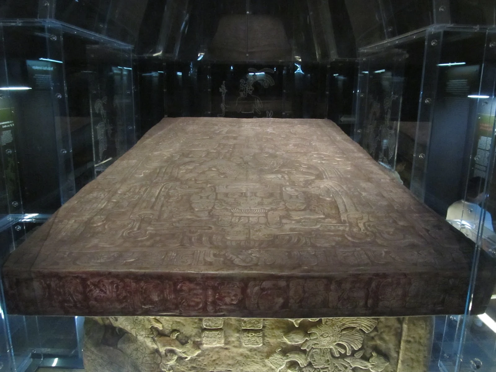 Grabplatte von Pakal im Museum